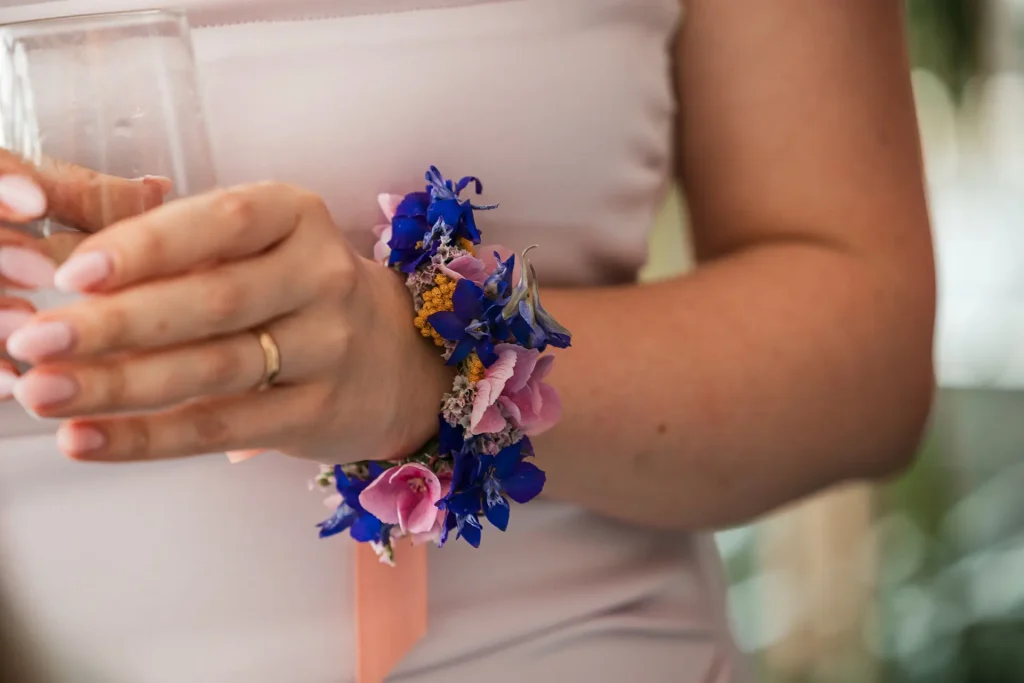 Blumen Armband, Hochzeitsfotos im Umland von München