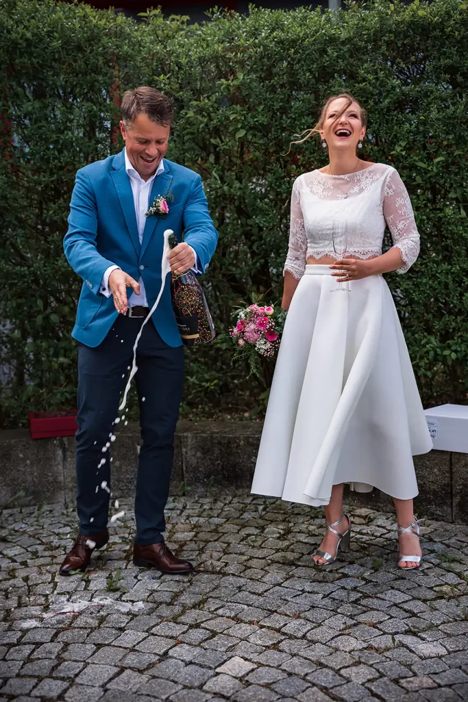 Hochzeitsfotos beim Sektempfang